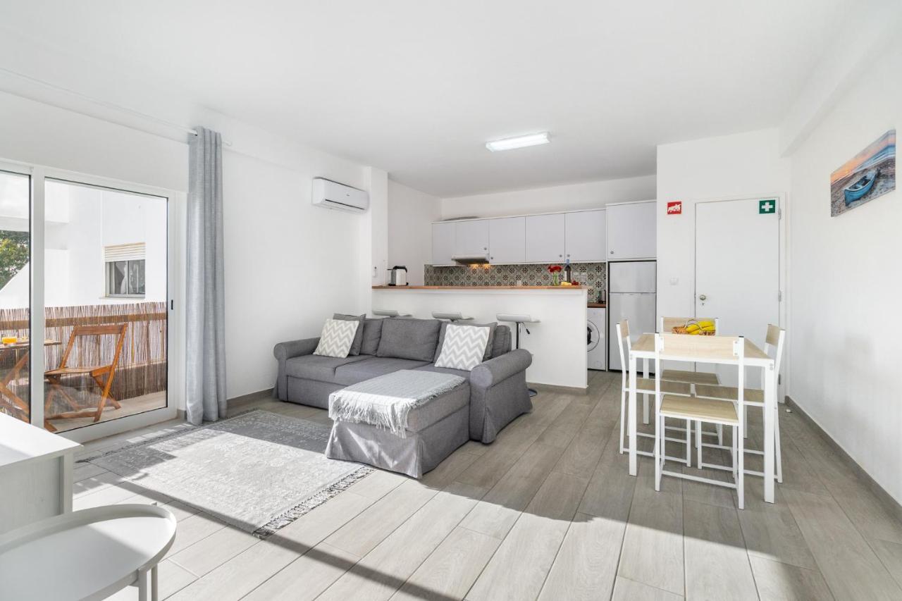 Apartamento Cor Do Mar - Sunny, Clean And Spacious Apartment With Sea View, In Alvor - Very Close Walking Distance To The Beach And Alvor Village Exterior photo